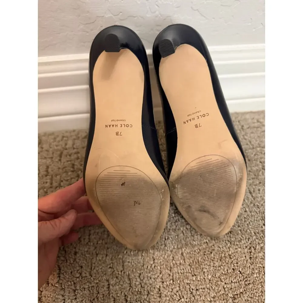 Cole Haan- Navy Blue patent leather heel- size 7 - Picture 9 of 10